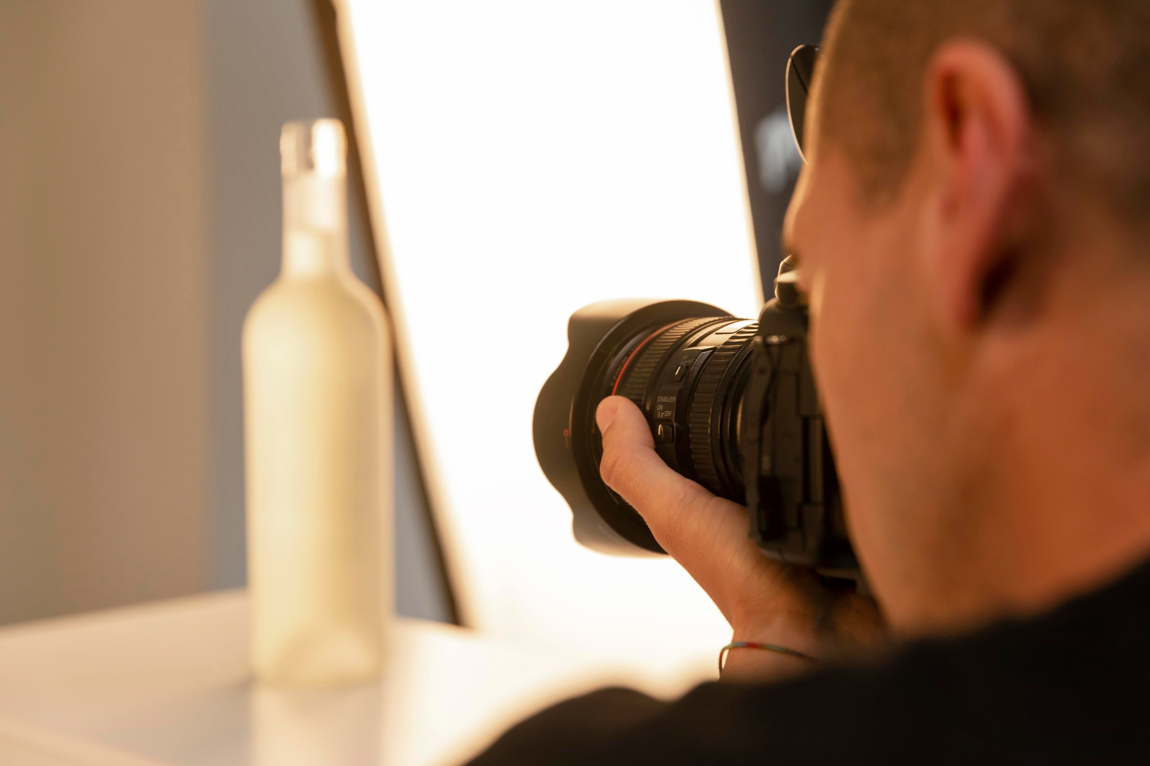 Agência de marketing digital criando conteúdo estratégico para empresas